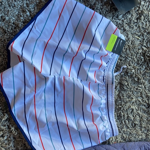 Nike striped shorts - Picture 2 of 2